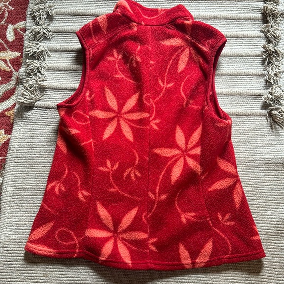 Patagonia synchilla vest fleece cherry red floral flowers athletic women’s L - Picture 2 of 10